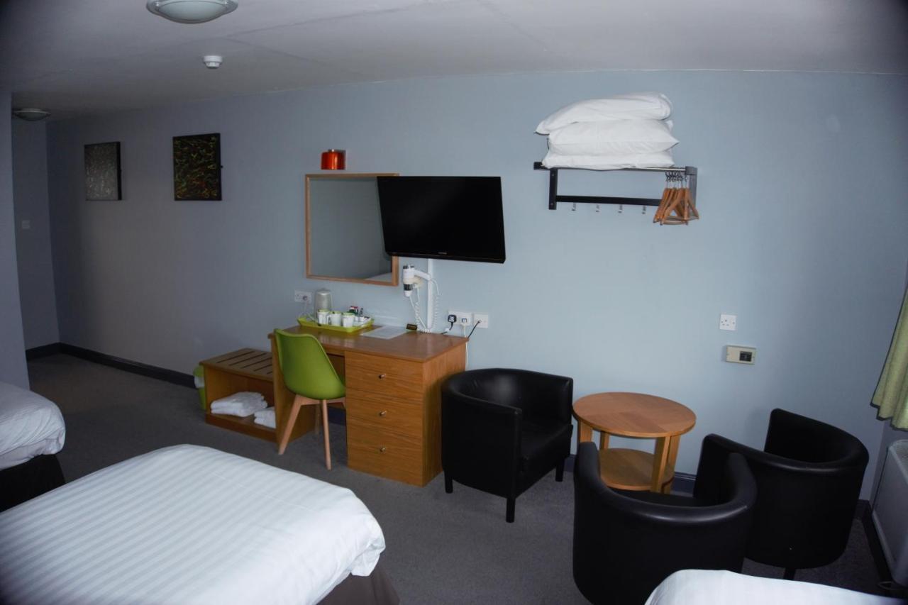 Happy Guests Lodge Lower Whitley Esterno foto
